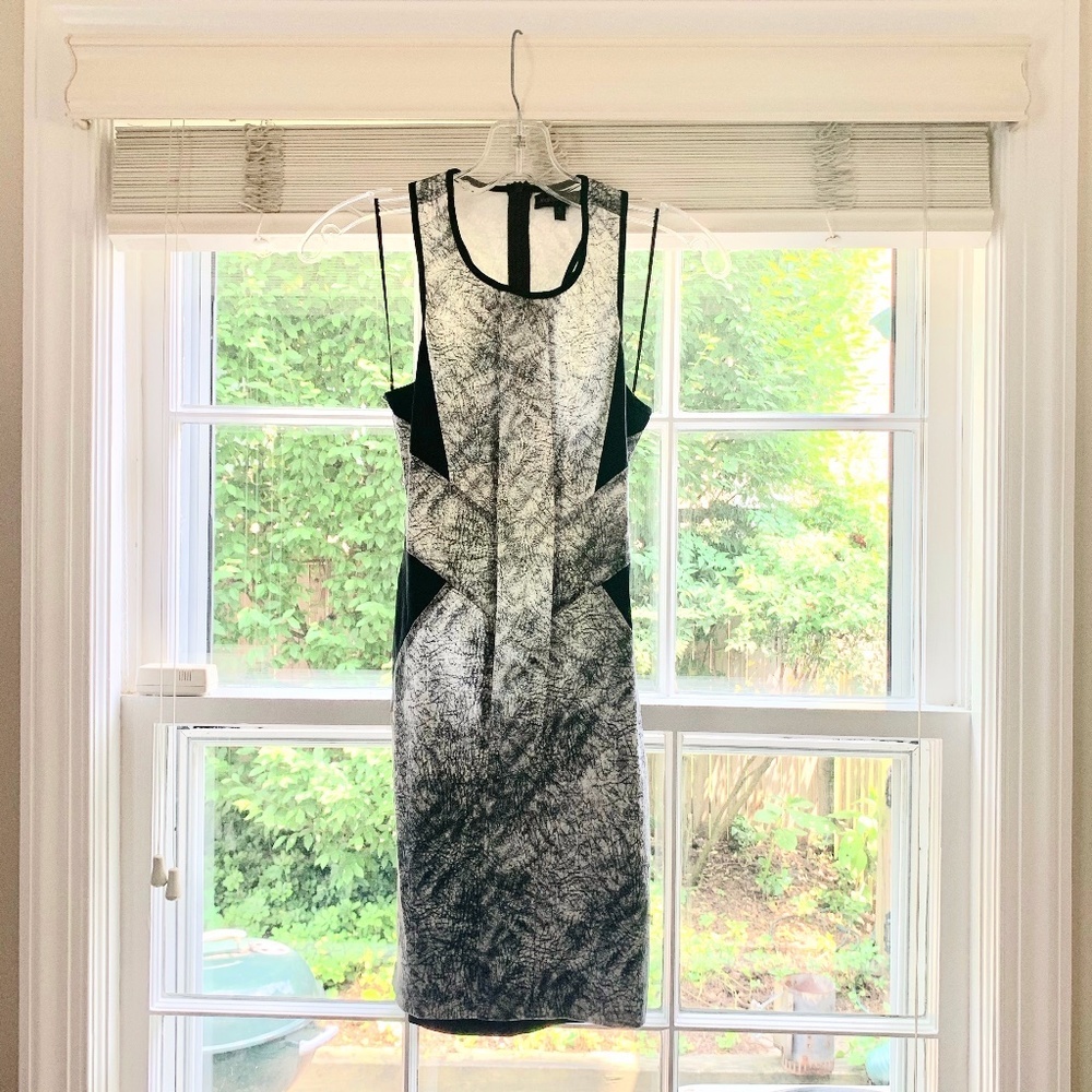 JEALOUS TOMATO Women’s Dress👗 Black & White Etched Print🖤🩶🤍 (Small) LIKE NEW
